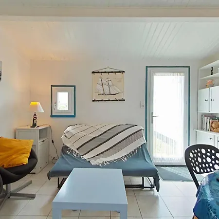 Maisonnette Avec Piscine Chauffee, Proche - Fr-1-224a-78 *